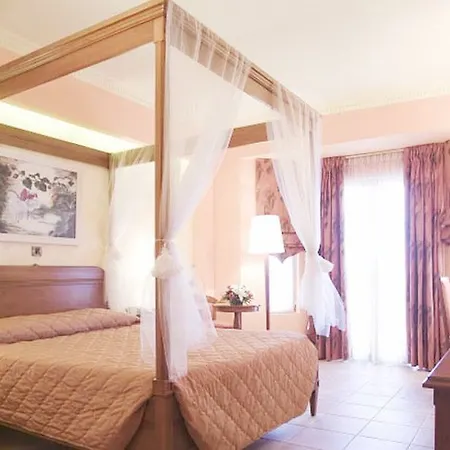 Regina Dell' Acqua Skala (Kefalonia)