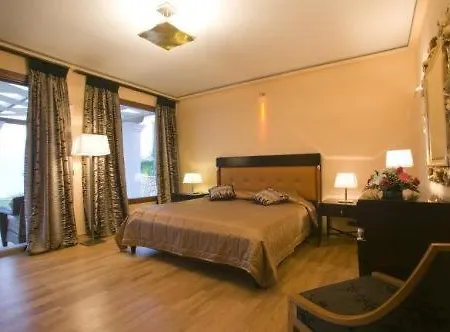 Regina Dell' Acqua Otel